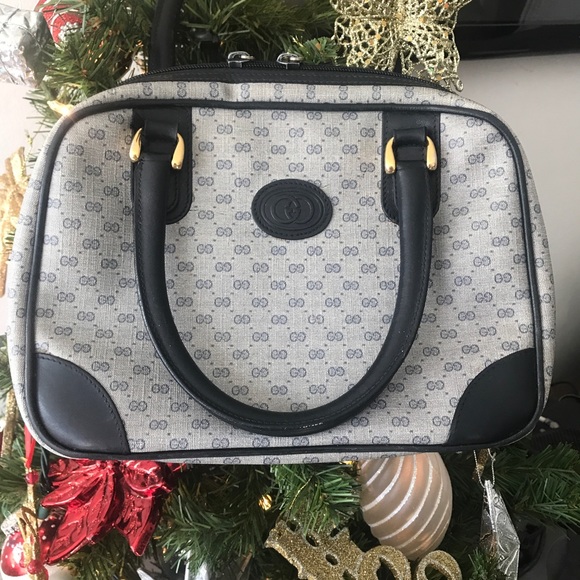 Gucci Handbags - GUCCi ❤️❤️❤️❤️VINTAGE  handbag 🌹
